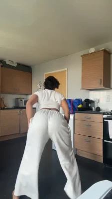 jaythetiktokuser - como amaneces? 😘💖💋