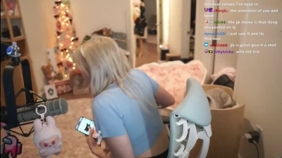 yvonnieng - This pussy is CRAVING DICK 😫 send me a pic of yours 🍆👅