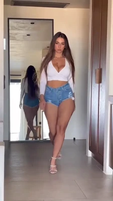 ___evasavagiou - Veremos que pasará con esta mucamita 😈😈😈😈