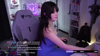 onisuna - Watch me strip and get hot and wet in the gym showers 🤭