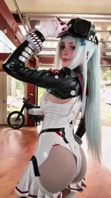 onisuna - A lil dildo riding after my bath. Come here and taste her 😘