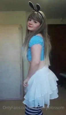 imcherryblossom - Dancing like a FUCKING Rockstar baby!! 🔥