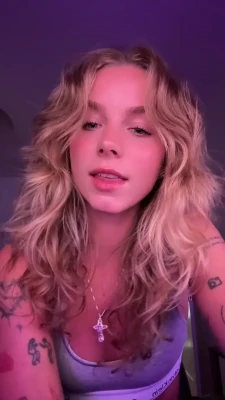 annabananaxdddd - There are over 70 full length g/g videos on the timeline, y’all.