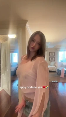havannawinter - I wanna make this pussy cum... but now sure which toy I'm gonna