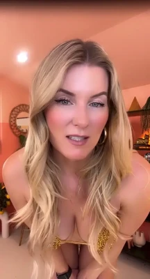 katwondersfree - u like feet? ;)