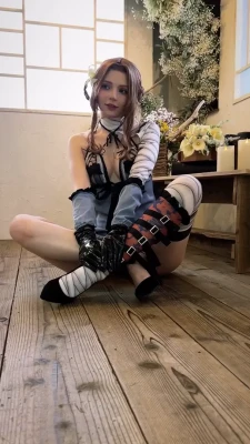 peachmilky_ - Old video of me I found when I was practicing floor dancing for when