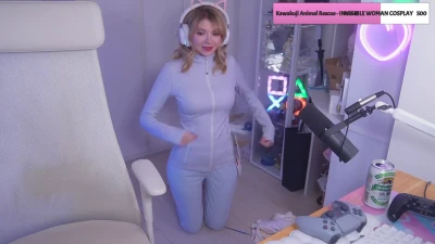 peachmilky_ - Bend me over and have your way with me. 😈