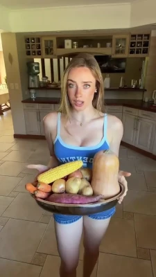 maguiansuz - Why choose just one when you can have a footjob AND assplay! Two of part 1