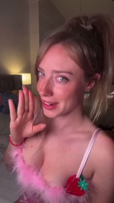 maguiansuz - Teasing you with my perfect feet