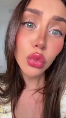 fitchick_em_vip - My DM’s are open I’m so fucking horny and ready to play😫
