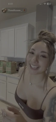 theegoldenrose - Let me add a little spice to your life 💋 🍒