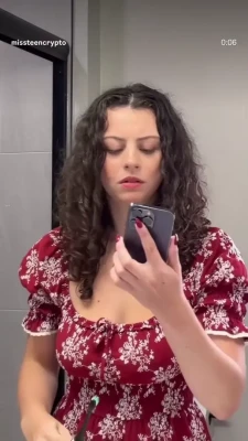 missteencrypto - Who likes a nice juicy ass ? I mean why else would you be here 😈