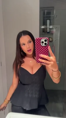 ellamiidgleyy - she was just gonna lather me in oil and tease me but we got carried