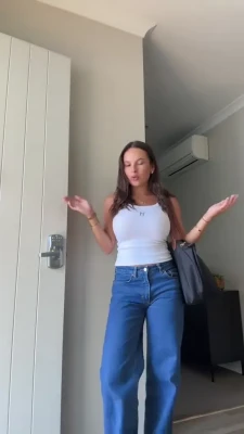 ellamiidgleyy - On my knees for you, daddy🍭