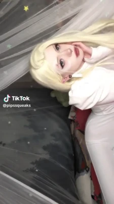 pipssqueakss - Decembers cosplay poll winner is Gwen! Look forward to finding this