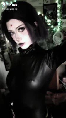 pipssqueakss - So, do you see an innocent little Elf girl in the woods or Zelda from
