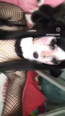 pipssqueakss - Halloween and chill with me 👀