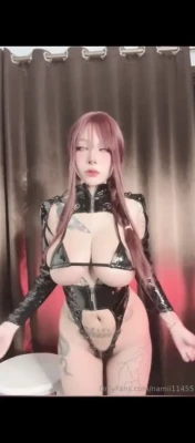 namii11455 - making girls content 😏 send us ur requests in the dms