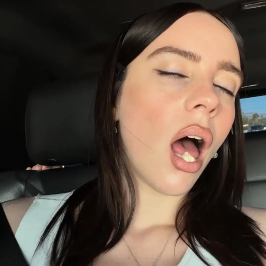 billie_eilish - Who's ready for some new twerk videos!!!