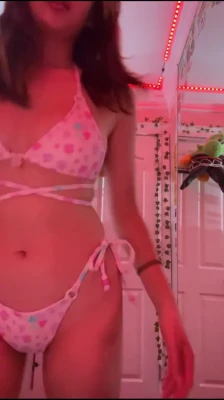 chaelanl - I always wake up so HORNY... I can't help but play with myself...