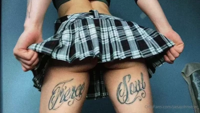 jana_jj - Do you think I'm pretty with cum on my face?