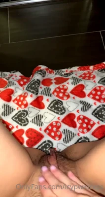 icypwincess - FOOT FETISH HUMILIATION 😈 7.99$ You want to be my slave? Lick my