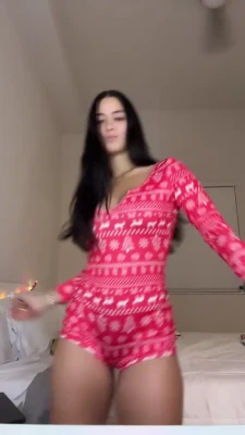 ashleyserrano - Want more of this? Tip $5 and it’s all yours.