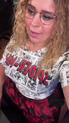 justyeliz - Good morning, my love! 😈 Do you need help with your morning wood?