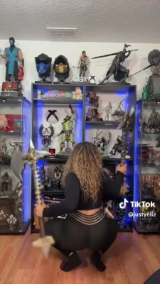 justyeliz - Cum closer to this naughty corner and bang the hell out of me! 😈