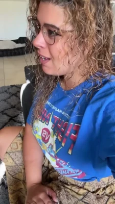justyeliz - Comment if you're a big tits guy. 💋