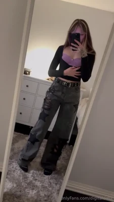 babyjinxy - What’s your favorite kind of dirty talk? I’m like a mix of a pain
