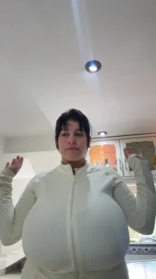 danielapereiraof21 - Kiss it