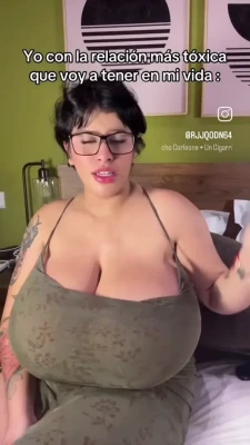 danielapereiraof21 - I am going LIVE Thursday night at 9pm EST! What would you like to