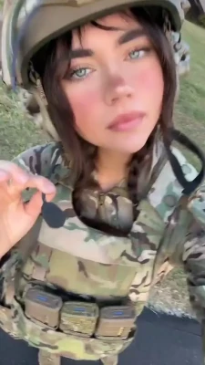 haylujan - Hay quiero que me aprieten las tetitas 😳