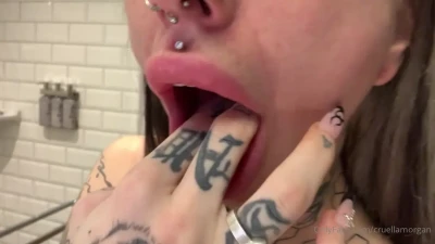 cruellamorgan - Checky lil first post