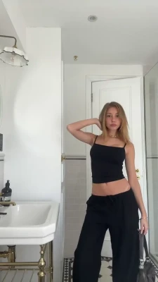 samanthaschwartz - Could you use a little"Hot Mama" right now?