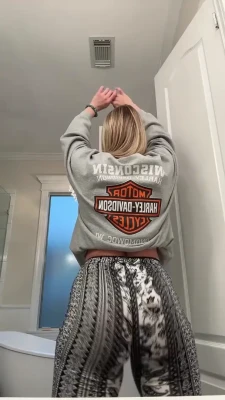 madison_skyy - I seemed to have lost my top!