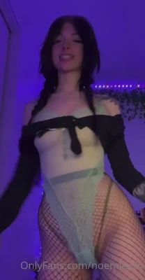 noemiexlili - good morning nude <3