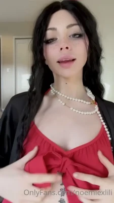 noemiexlili - Who wants to scrub my back and have a private show