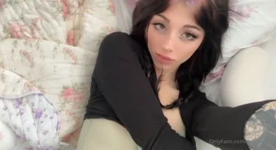noemiexlili - What’s cooking good looking? I got something for you in your DMs