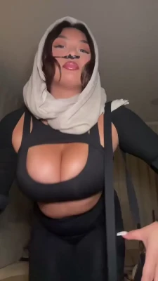 lindavo - Top, bottoms & robe on the floor 👀 strip tease video in your