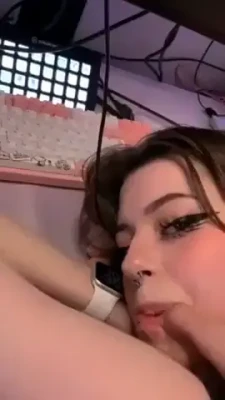 hannahowo - 🍑🌸 Moody baby today 🌸🍑