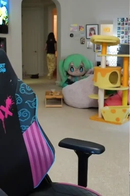 emiru - The first fan to tip $30 gets $100 worth of content!!
