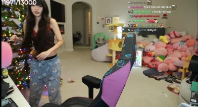 emiru - saw this look of pure concentration while editing the video hopefully