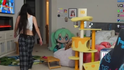 emiru - Am I hot? 😊 part 1