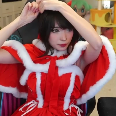 emiru - Second to last video of the purple pedi. 5 second countdown at the