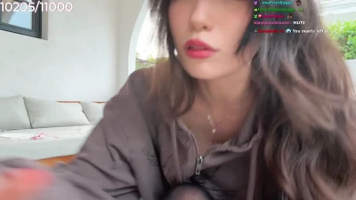 emiru - Gotta lick it before you stick it 😍👅🍑