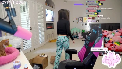 emiru - I want your hot cum in my ass, you come play with me today