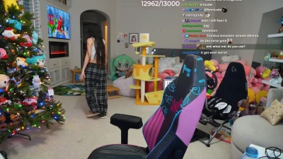 emiru - Nakey twerk 😜 message me for the full vid!