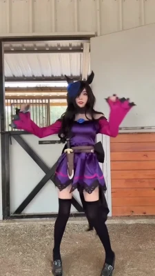 emiru - I'm home alone and I want to play 🤤